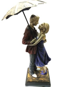 Umbrella Couple Love Showpiece
