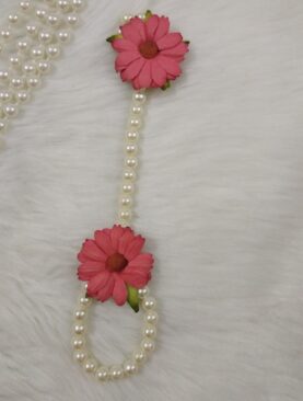 Handcrafted Floral Haathphool (Peach)